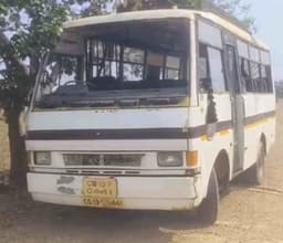बस पलटने से एक यात्री की मौत, 5 घायल और बाइक से टकराकर ऑटो मिस्त्री की भी मौत