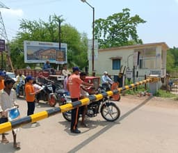 रायपुर में अंतर्राष्ट्रीय समपार फाटक जागरूकता दिवस के अवसर पर सख्त अभियान